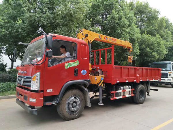 東風(fēng)特商程力5噸隨車吊