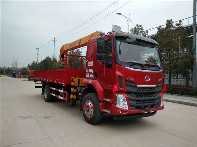 柳汽乘龍單橋程力8噸隨車吊