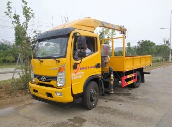 時風隨車吊，藍牌隨車吊，2噸隨車吊，價格多少錢？