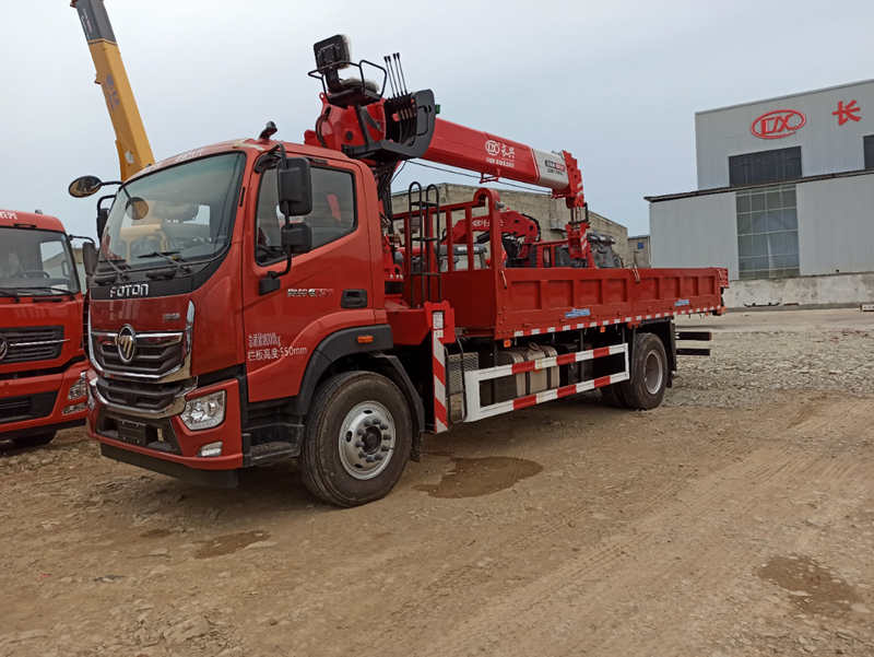 福田奧鈴單排隨車(chē)吊（8噸吊機(jī)）